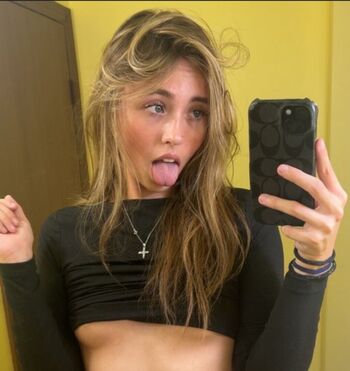 Full leaked Lumanyu/ private onlyfans photo