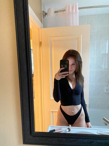 Full leaked Germangirlnextdoor / private onlyfans photo
