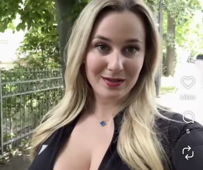 Full leaked Who is this  page private onlyfans photo