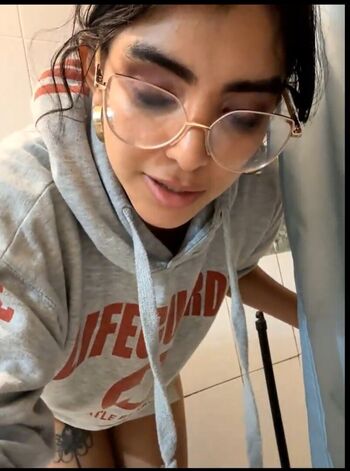 Full leaked Ella cervetto / private onlyfans photo