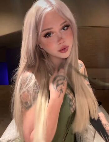 Full leaked Who is this / private onlyfans photo