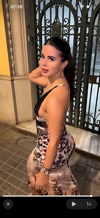 Full leaked Yiyi/ private onlyfans photo