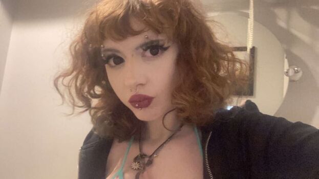 Full leaked E sara/ private onlyfans photo