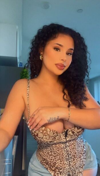 Full leaked Maia reficco / private onlyfans photo