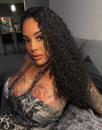 Full leaked Whouluvluv private onlyfans photo