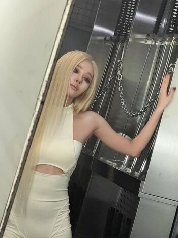 Full leaked Winter aespa page private onlyfans photo