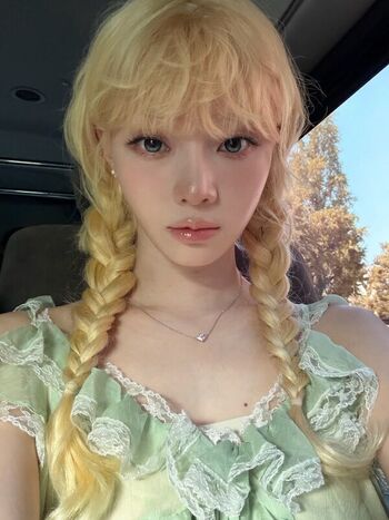 Full leaked Winter aespa page private onlyfans photo