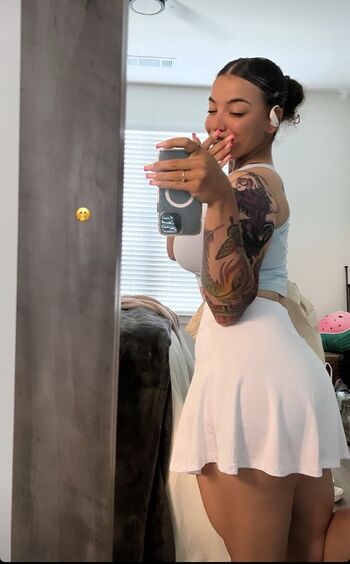Full leaked Woahh emily private onlyfans photo