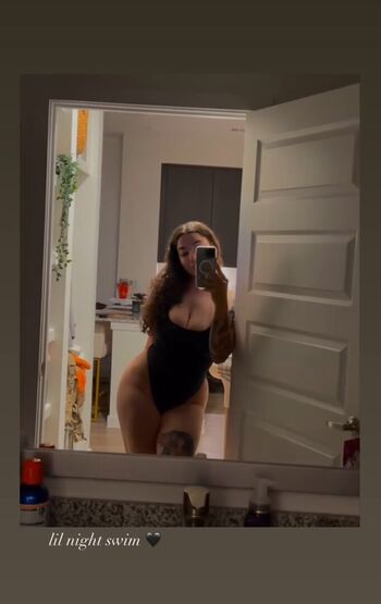 Full leaked Woahh emily private onlyfans photo