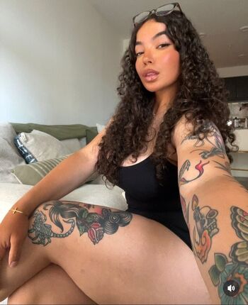 Full leaked Woahh emily private onlyfans photo