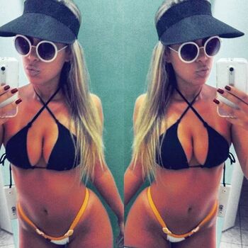 Full leaked Women in bikinis private onlyfans photo