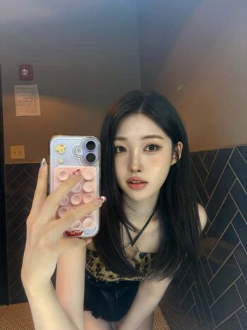 Full leaked Womenk pop page private onlyfans photo