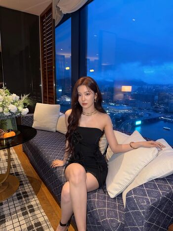 Full leaked Womenk pop page private onlyfans photo
