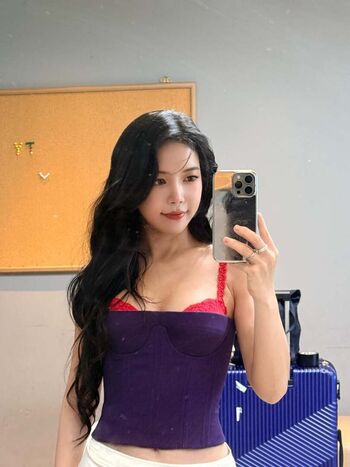Full leaked Womenk pop page private onlyfans photo