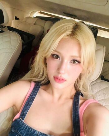 Full leaked Womenk pop page private onlyfans photo