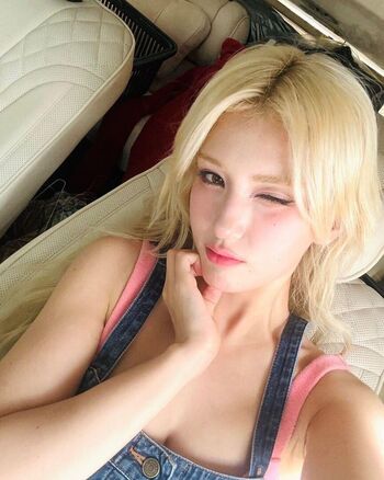 WomenK-pop