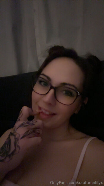 Full leaked Xautumnlilyx private onlyfans photo