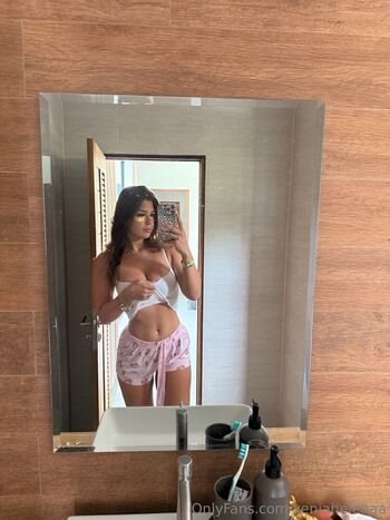 Xeniahelenaa