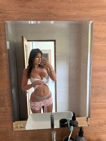 Xeniahelenaa