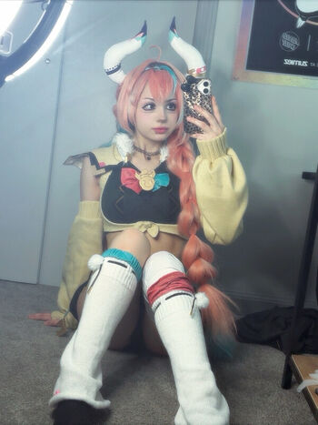 xenluvsmiku