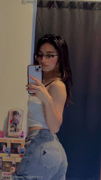 Full leaked Xjeeanx private onlyfans photo
