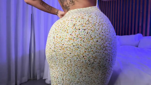 Full leaked Xoearabella private onlyfans photo