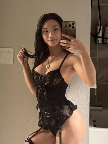 Full leaked Xoey li private onlyfans photo