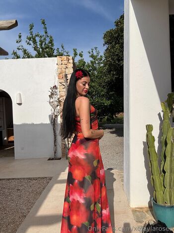 Full leaked Xolaylarosee private onlyfans photo