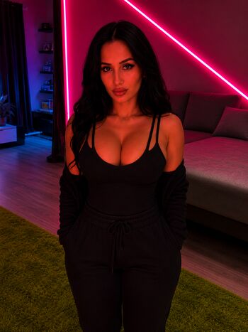 Full leaked Xristinaorfanidou private onlyfans photo