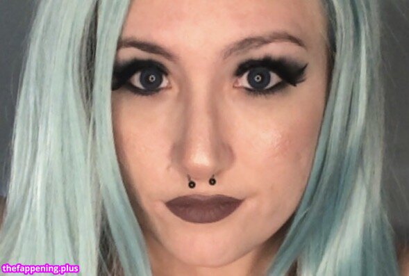 CheshireKatx / lilgothraven / u13085533 / xxcheshire_kat Naken OnlyFans Foto #37