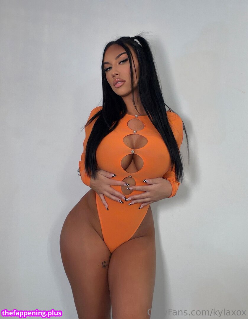 kikybou / kylaxox / xxxkyx Nude OnlyFans Photo #11
