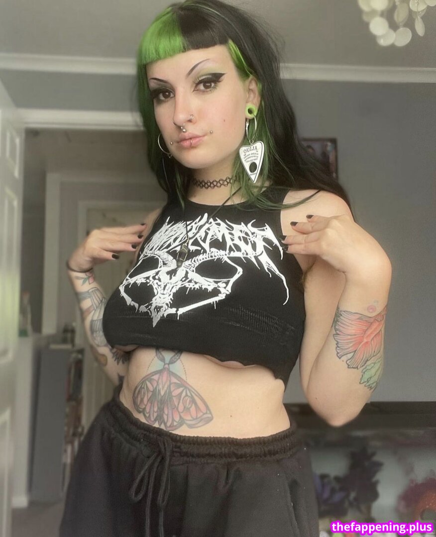 Hampshire / Surrey / chloesmithy / pegasuspills / xboofx / xxxprincess69 Nahá OnlyFans fotografie #1