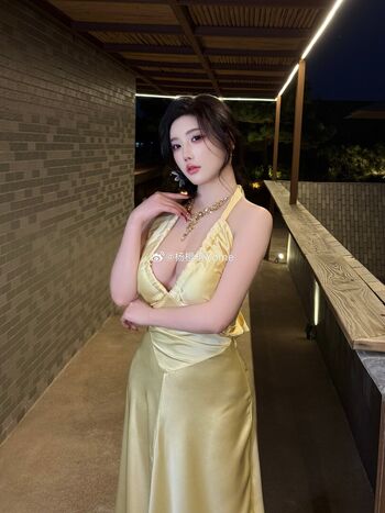 Full leaked Yangchenchen yome page private onlyfans photo