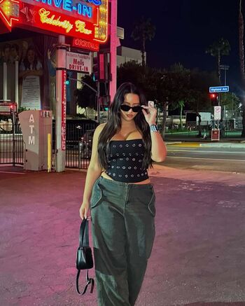 Full leaked Yasmine minovski private onlyfans photo