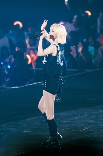 Full leaked Maddinextdoor/ private onlyfans photo