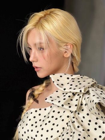 Full leaked Cleaning mommy/ private onlyfans photo