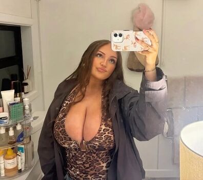Full leaked Yellowpolkadotbirkin private onlyfans photo