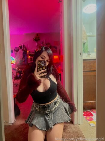 Full leaked Yellowspoongirl private onlyfans photo