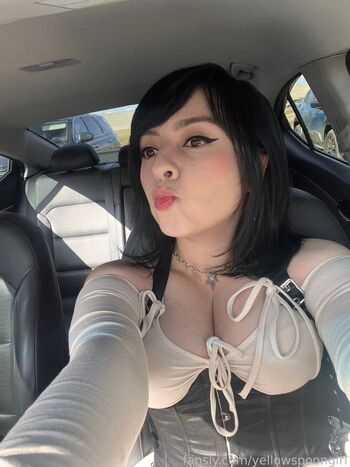 Full leaked Yellowspoongirl private onlyfans photo