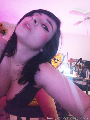 Full leaked Yellowspoongirl private onlyfans photo