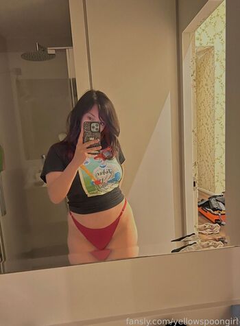 Full leaked Yellowspoongirl private onlyfans photo