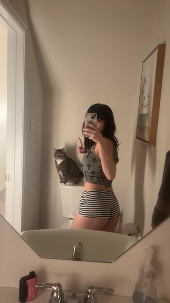 Full leaked Yenofflne private onlyfans photo