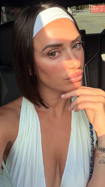 Full leaked Yesjulz  page private onlyfans photo