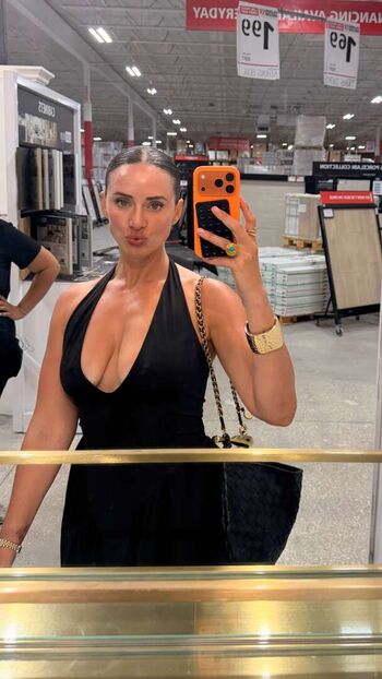 Full leaked Yesjulz private onlyfans photo