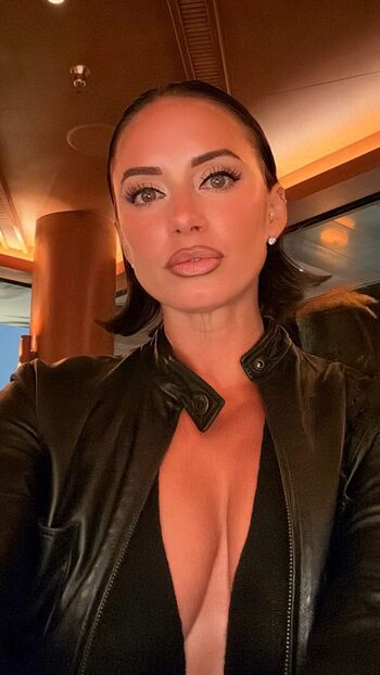 Full leaked Yesjulz private onlyfans photo