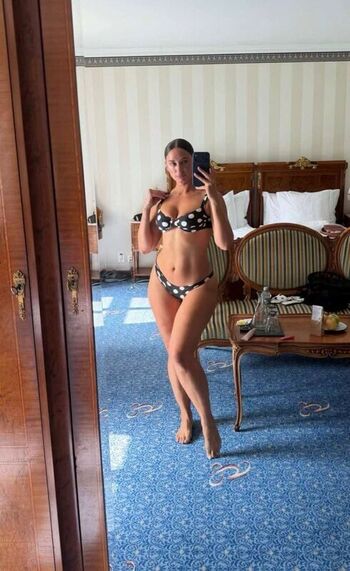 Full leaked Yesjulz private onlyfans photo