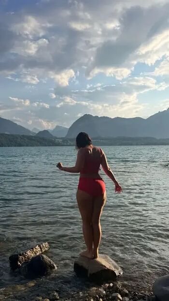 Full leaked Yesjulz private onlyfans photo