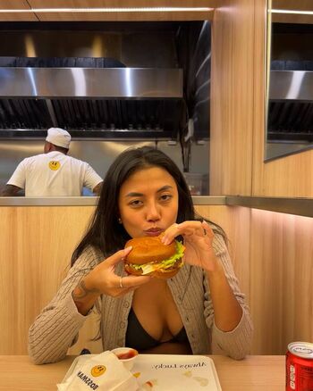 Full leaked Yeti kurnia page private onlyfans photo