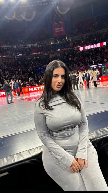 Full leaked Cariucha/ private onlyfans photo