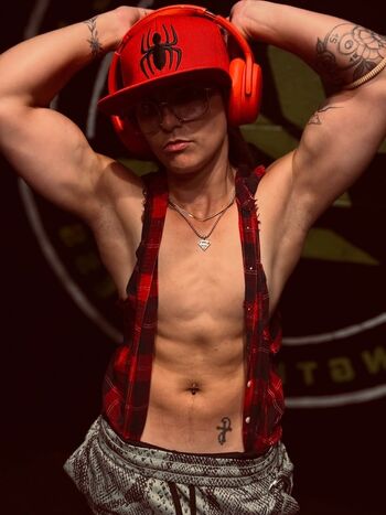Full leaked Yodaddydeuce private onlyfans photo